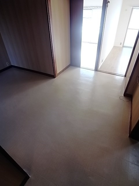 西宮市下大市東町の賃貸マンションの居間・リビング