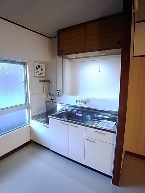 西宮市下大市東町の賃貸マンションのキッチン
