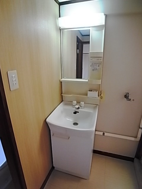 西宮市下大市東町の賃貸マンションの洗面所