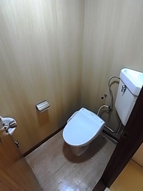 西宮市下大市東町の賃貸マンションのトイレ