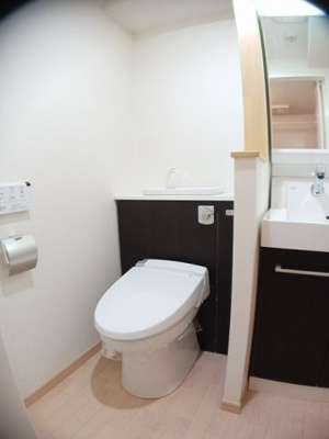 【トイレ】 | ポンドサイドＫ | 落ち着いた色調のトイレです
