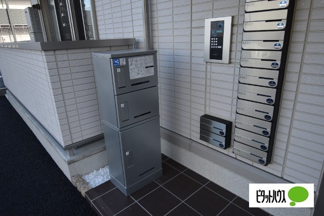 D-ROOM紅雲町Aのエントランス