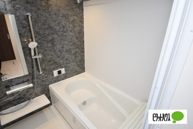 D-ROOM紅雲町Aの浴室