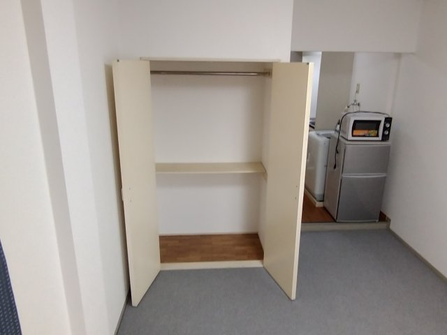 レオパレスＡＮＮＥＸＥＧＡＷＡの内装|写真は備品設置部屋です（冷蔵庫・洗濯機）