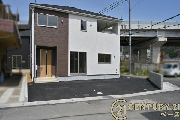クレイドルガーデン草川 ２号棟 ／新築一戸建