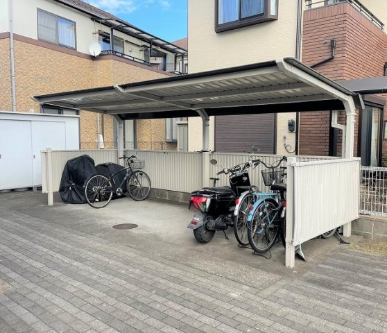 レオパレス中山のその他|屋根付き駐輪場