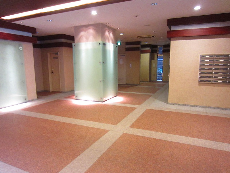 Mプラザ堺筋本町のエントランス
