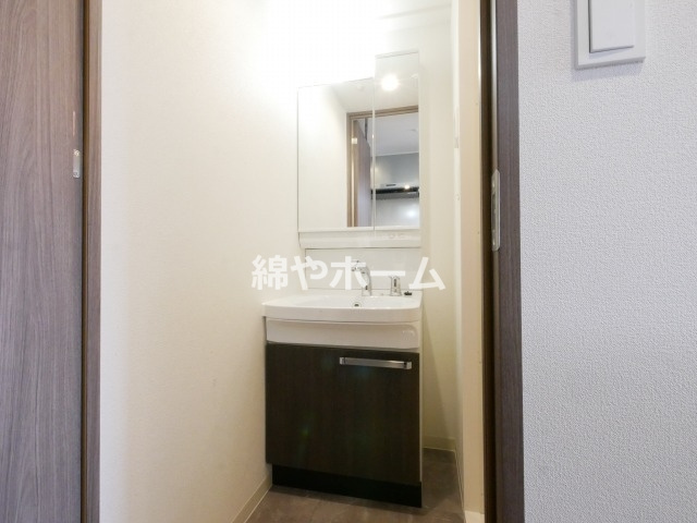 プレサンス桜川グロワールの洗面所|広い洗面スペース
