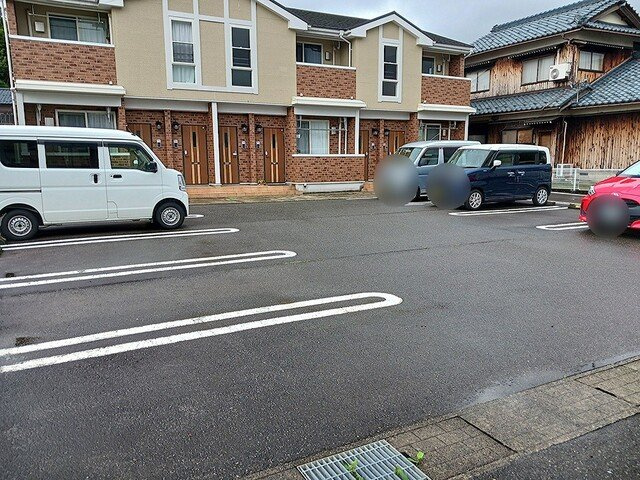 バーミィ・アールⅡの駐車場