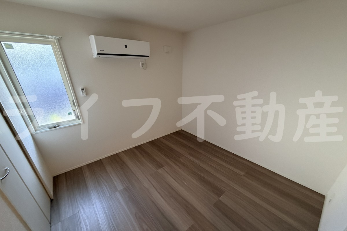 スミレの内装