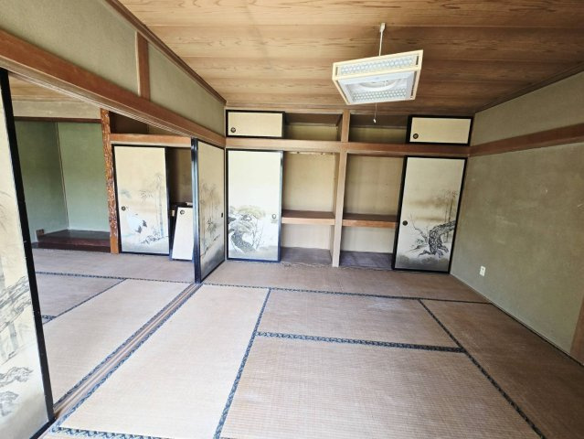 八戸市大字市川町字向谷地前の和室