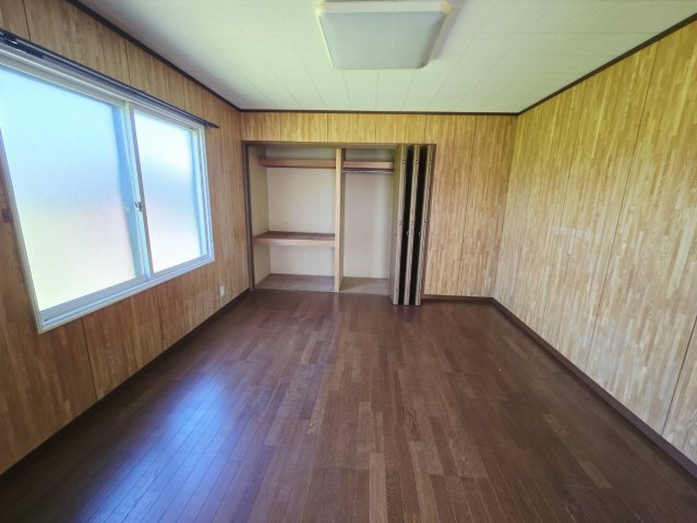 市川町字向谷地前の洋室