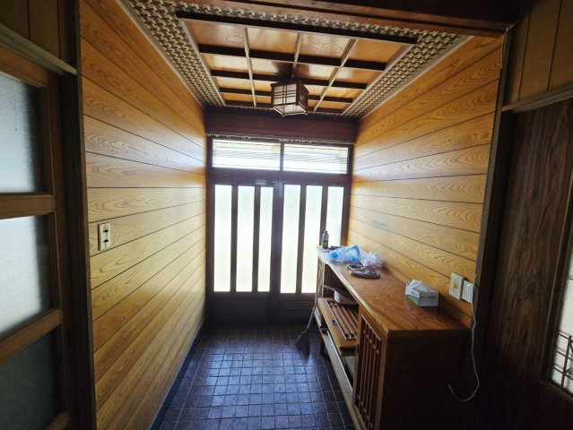 市川町字向谷地前の玄関