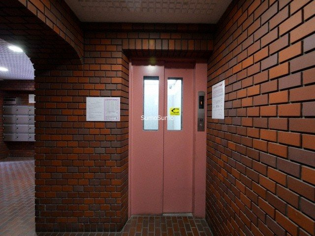 青風ハイツのロビー