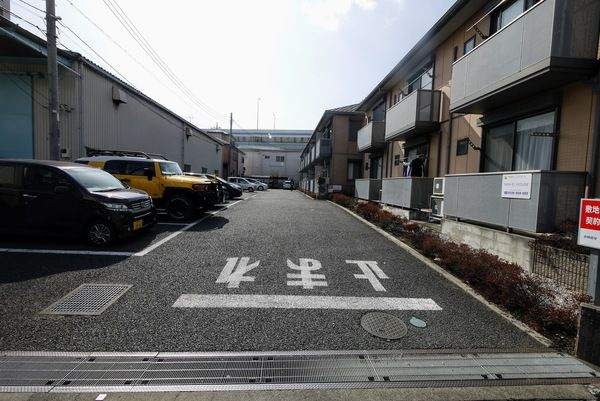 プリームスⅠの駐車場