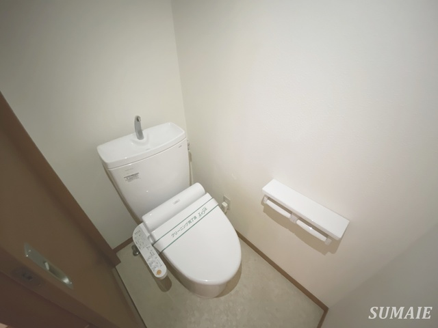 サンブライトのトイレ|温水洗浄便座付きトイレです。