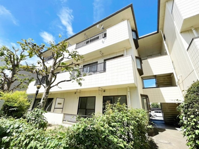 サンブライトの外観|3階建てのマンション！