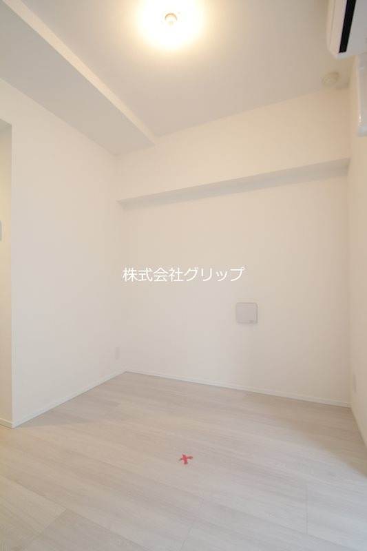 クラリッサ横浜ノワールの洋室