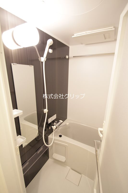 クラリッサ横浜ノワールの浴室