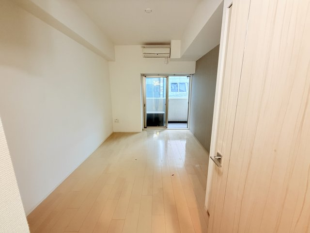 セレニテ神戸元町の居間・リビング