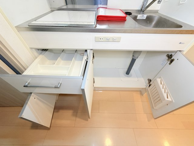 セレニテ神戸元町のキッチン