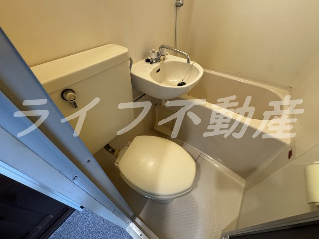 YOUハイム北深江のトイレ|落ち着いた色調のトイレです