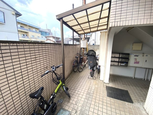 レジオンドヌールのその他共用部分|屋根付き駐輪スペース☆彡