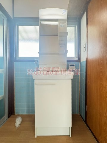 末崎アパートの洗面所|コンパクトで使いやすい洗面所