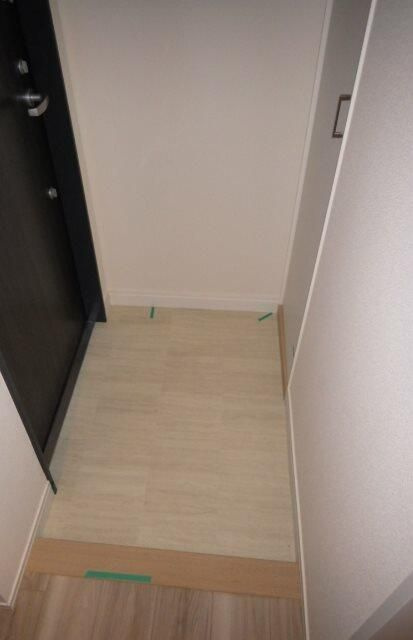 ルミエール小竹町の玄関