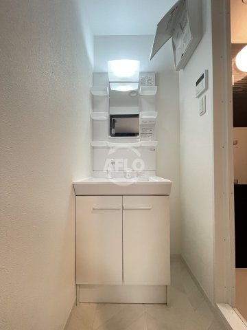 グランパシフィック弁天町の独立洗面台|グランパシフィック弁天町　独立洗面台