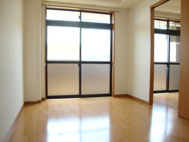 アンビションⅠの寝室|風通しも良い寝室です☆