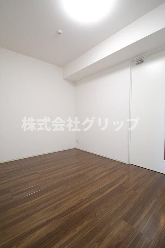 ラグジュアリーアパートメント横浜黄金町の居間・リビング