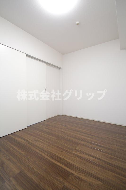 ラグジュアリーアパートメント横浜黄金町の居間・リビング