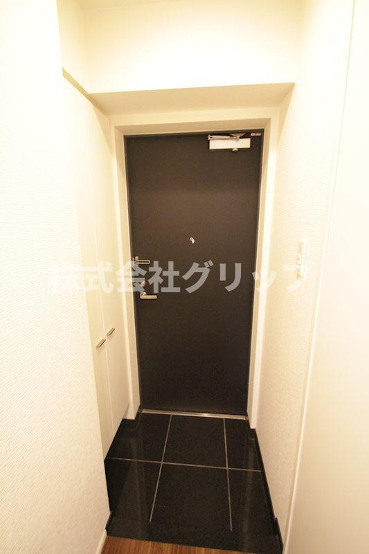 ラグジュアリーアパートメント横浜黄金町の玄関