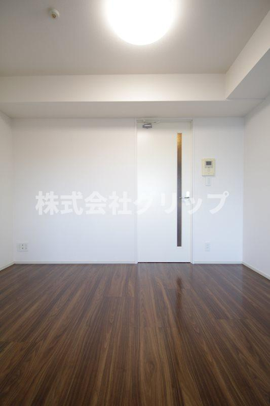ラグジュアリーアパートメント横浜黄金町の居間・リビング