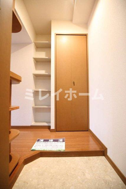 サンテミリオン千鳥町の玄関|同建物内、別のお部屋の参考写真になります。