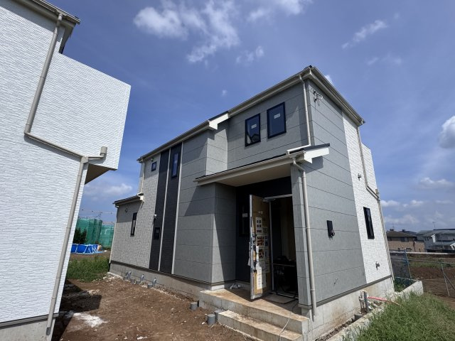 柏市増尾７丁目新築戸建【土小学校：9分】の外観|A号棟外観・8月9日撮影・もうすぐ完成！