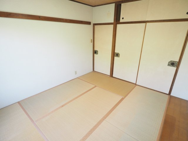 収納豊富な和室