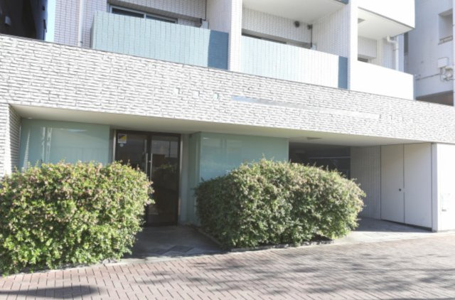 スカイコート池袋西壱番館のエントランス