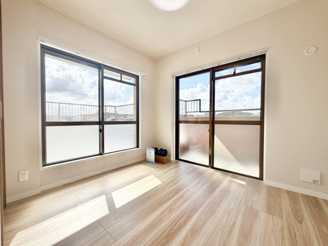 ライオンズマンション左京山の洋室