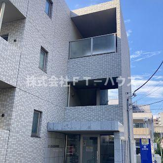 ビータスビル参番館のエントランス