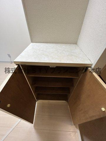 仲介手数料0円！プレズ志賀公園の収納