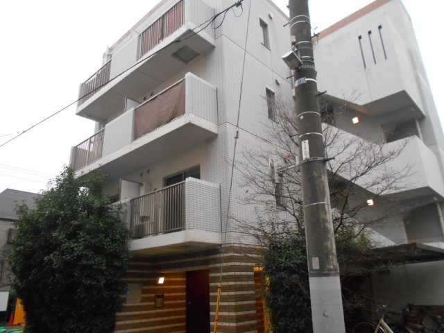 【外観】 | ベルヴュコート中野本町 | 鉄筋コンクリート造のがっちりとした建物