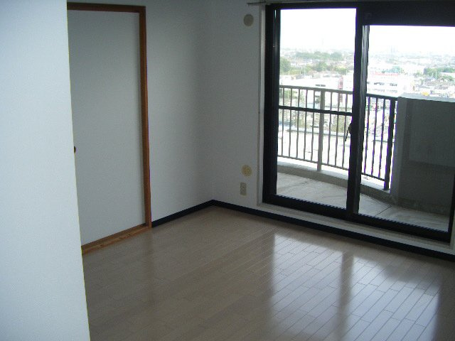 ＩＮＳＵＲＡＮＣＥ　ＢＬＤＧ．Ⅸの居間・リビング|きれいな室内ですよ♪