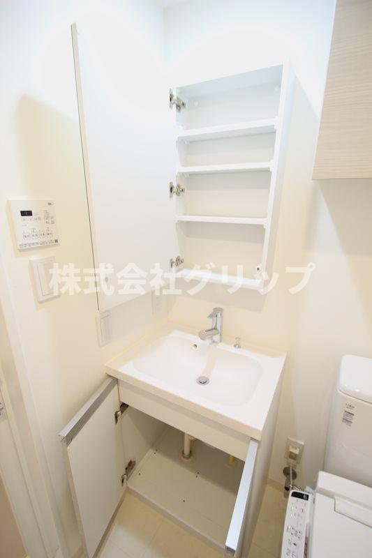 セジョリ横浜ウエストの独立洗面台