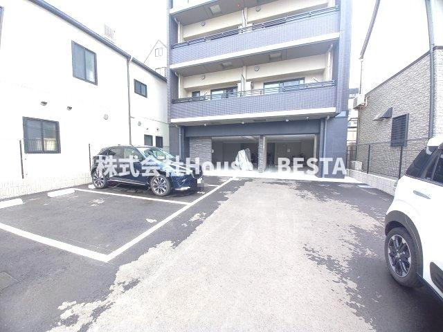 SDグランツ神戸Peninsulaの駐車場