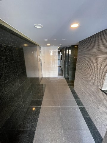 XEBEC千鳥町のエントランス