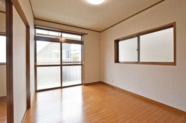 西宮市能登町中古戸建│2LDKの洋室|-洋室6帖(2F)-