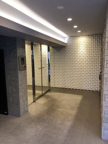 リライア吉野町Ⅱのロビー