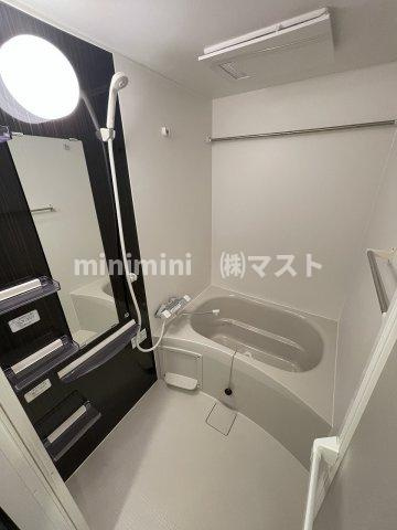 セレニテ本町東リアンの浴室